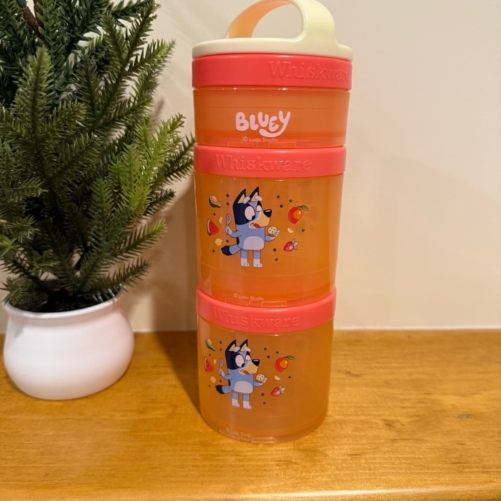 NWOT Snack Container Bluey